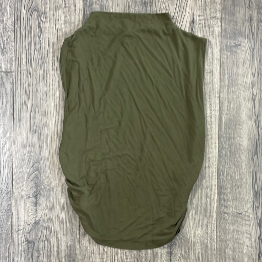 ❌SOLD❌ Old Navy Green Sleeveless Tank Top with Mandarin Collar